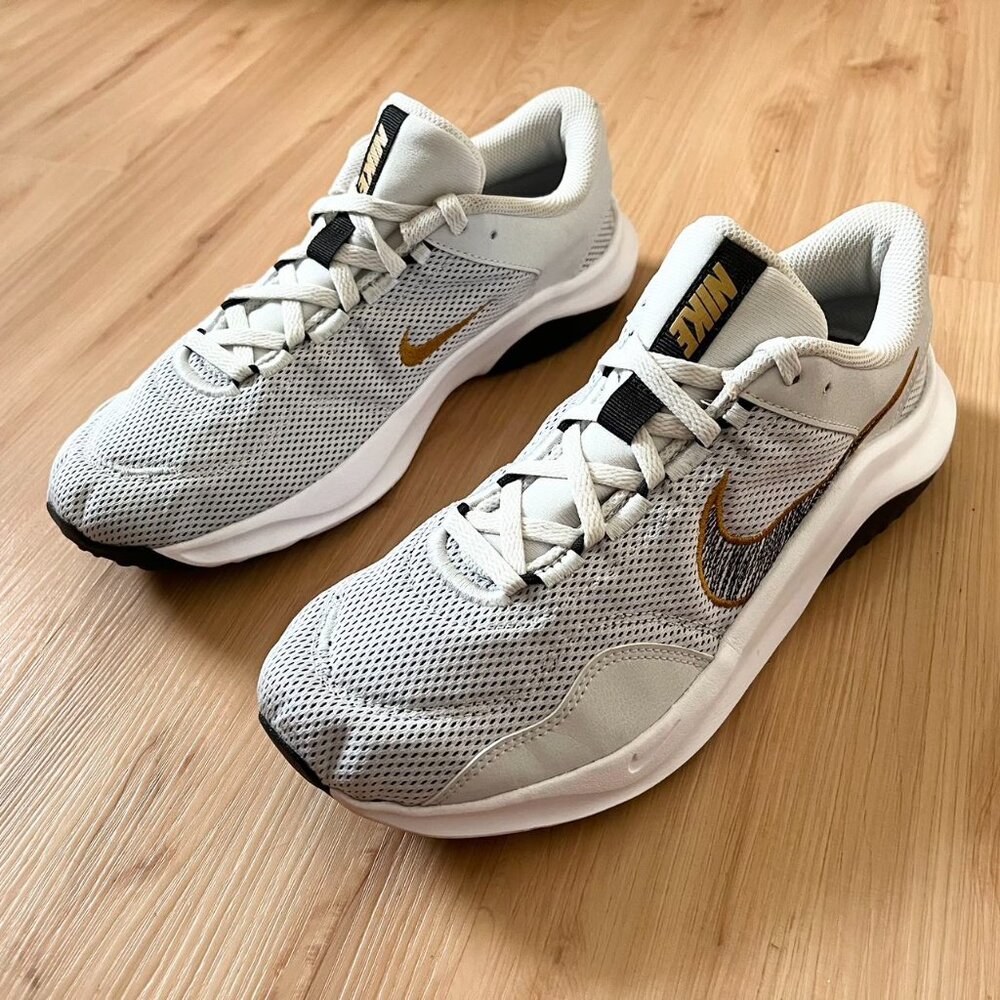 Nike Training Legend Essential 3 sneakers in gray and orange Mens Size 8.5 US Wo